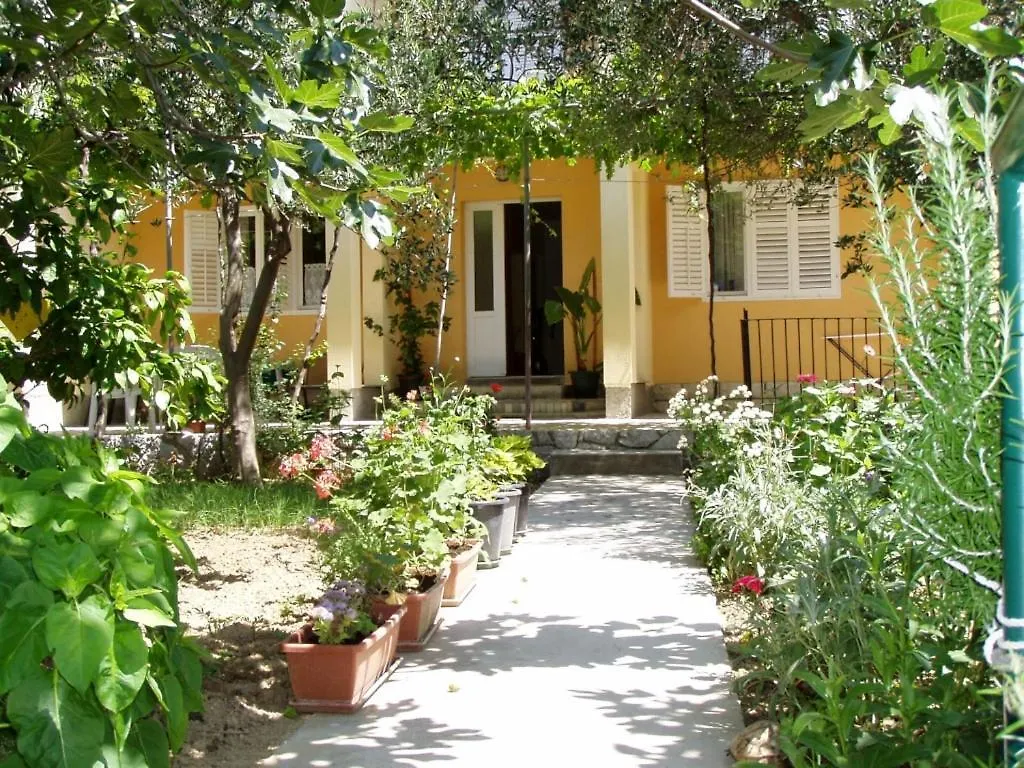 Apartments Rajska Plaza Lopar