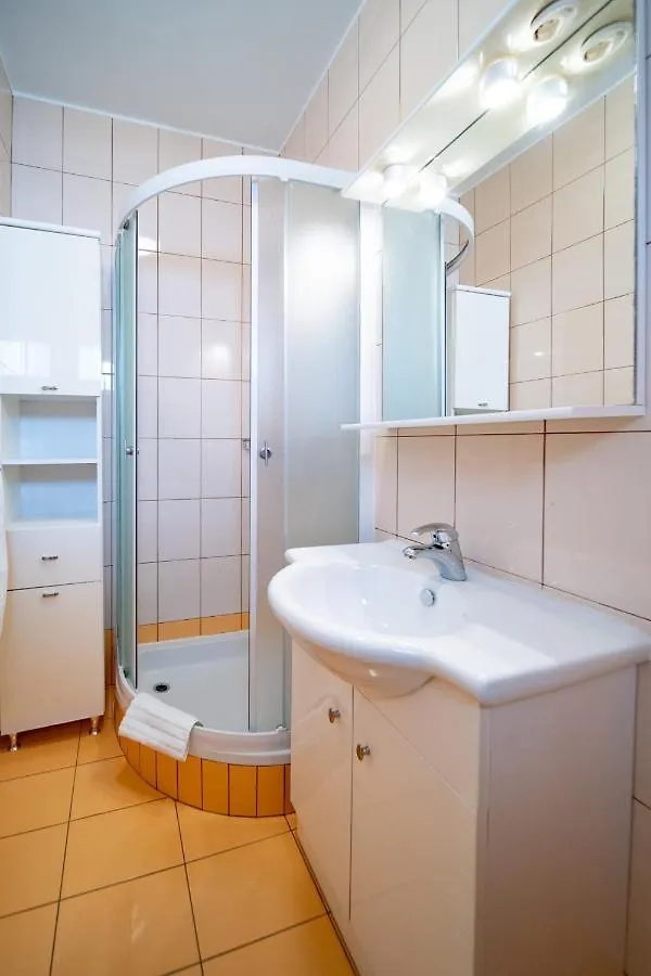 Apartments Rajska Plaza Lopar