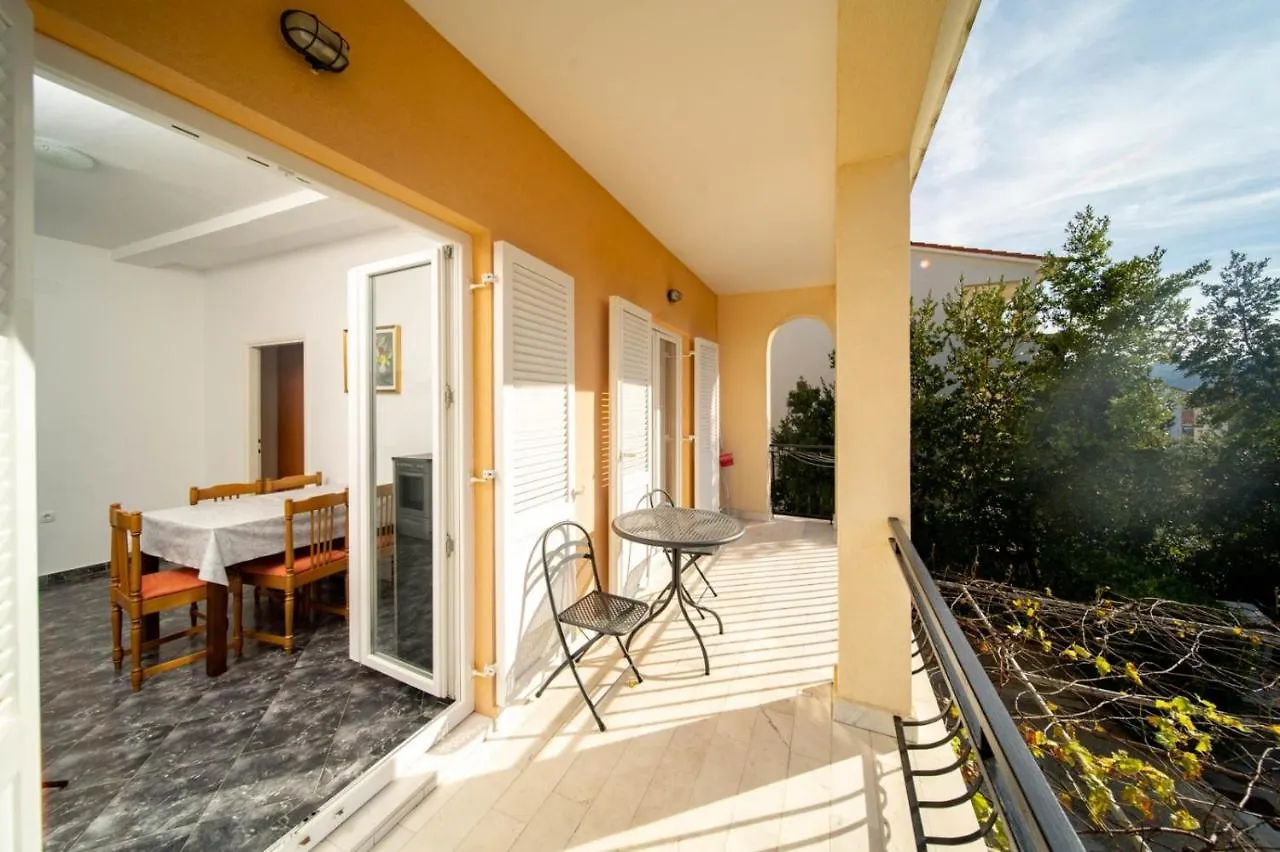 Apartments Rajska Plaza Lopar