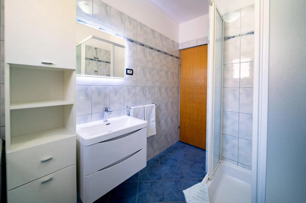 Apartments Rajska Plaza Lopar Croatia