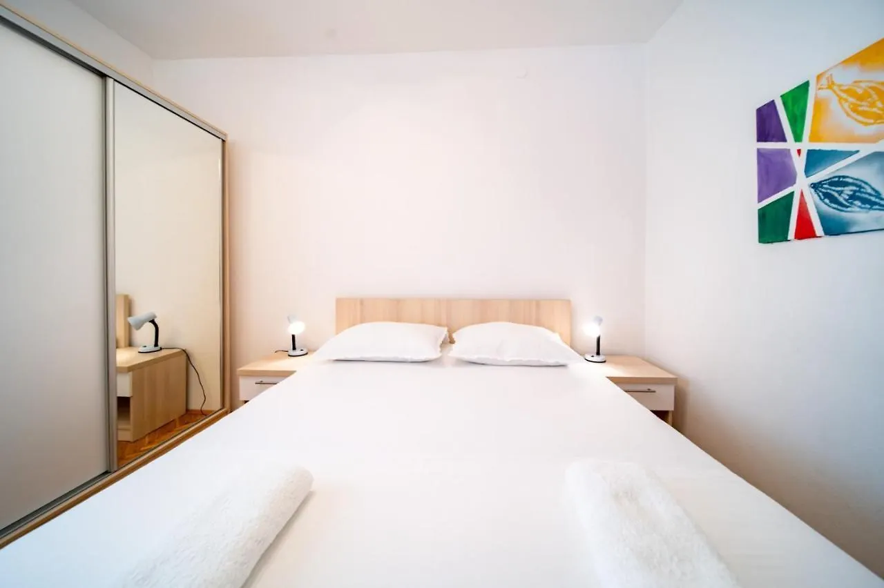 Apartments Rajska Plaza Lopar Croatia