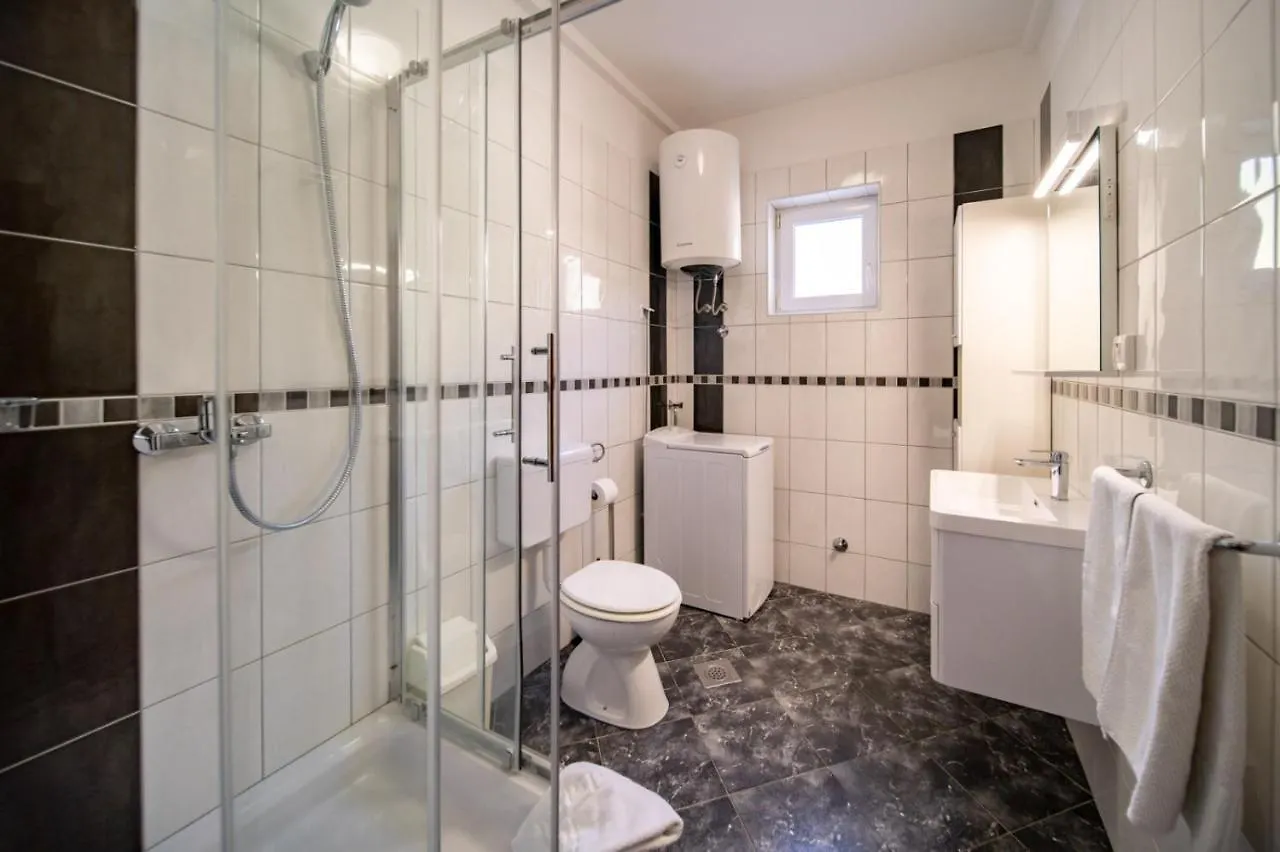 Apartments Rajska Plaza Lopar