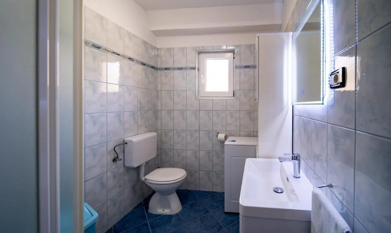 Apartments Rajska Plaza Lopar 0*,