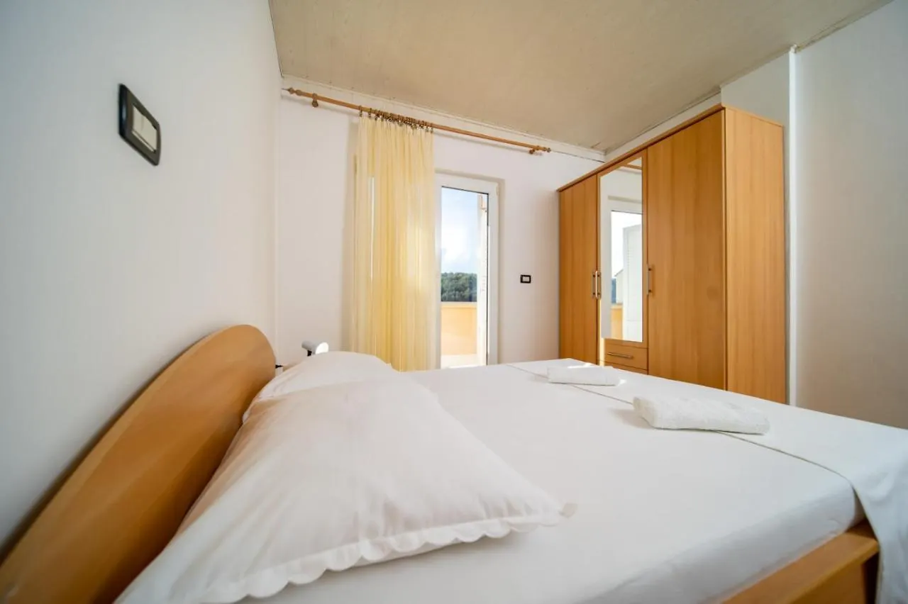 Apartments Rajska Plaza Lopar Croaţia